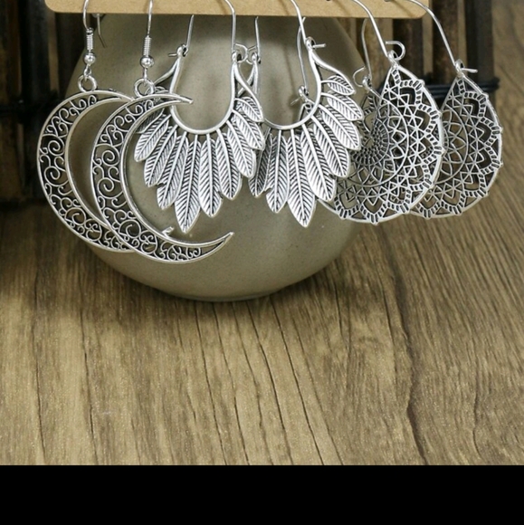 Kohl's Silver Crescent and Leaf Earrings Set - Picture 1 of 6